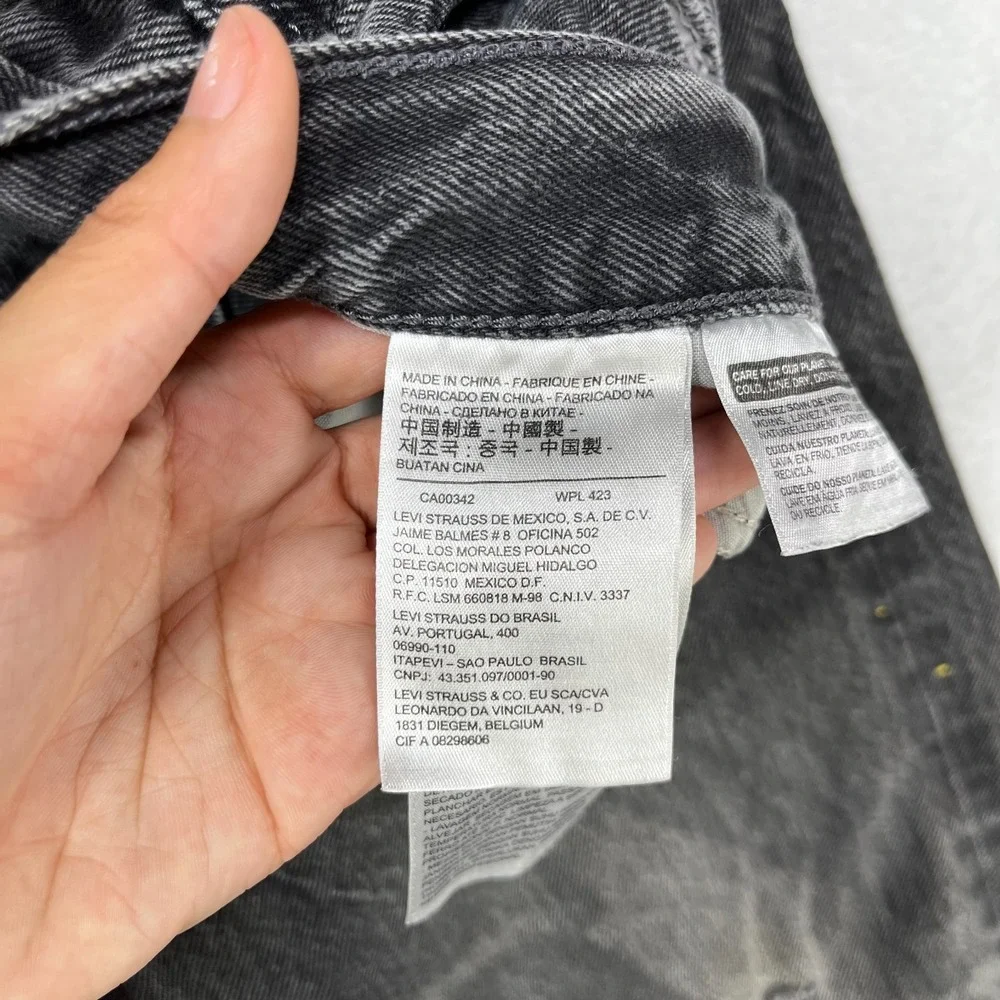 Levi's Straight Jeans Gray Denim Distressed Frayed Hem Button Fly‎ Classic 32X26
